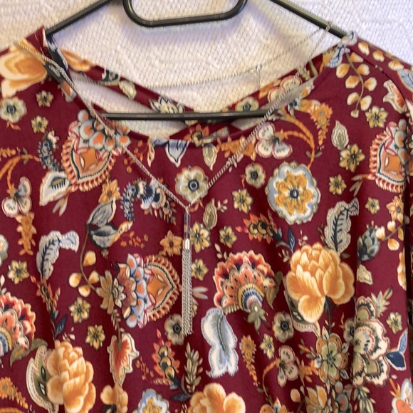 Burgundy long sleeve floral top - Picture 2 of 9